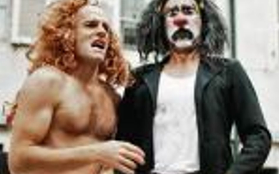 W trakcie Carnavalu Sztukmistrzów teatr spotyka się z cyrkiem