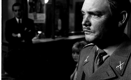 Kadr z filmu „Mördaren” nakręconego według prozy Wahlöö: mroczna Szwecja
