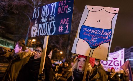 Protest pod Sejmem. "PiS i opozycja, jedna koalicja"