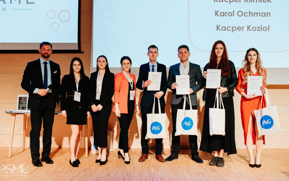 Nagrodzeni uczestnicy czwartej edycji konkursu Top Young 100