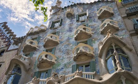 Casa Battló powstała w latach 1904-1906 jako prywatną rezydencję przedsiębiorcy Josepa Batlló.