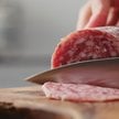 GIS wydał ostrzeżenie dotyczące obecności groźnych bakterii w salami.