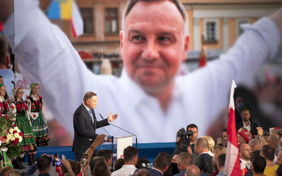 Late poll: Andrzej Duda wygrywa pierwszą turę. W drugiej zmierzy się z Rafałem Trzaskowskim