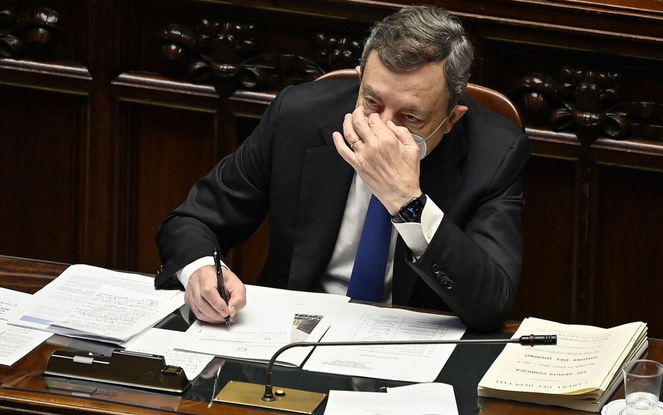 Koronawirus. Premier Włoch przyjął dwie różne szczepionki na COVID-19