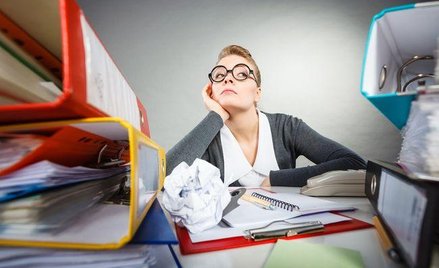 Czy urząd ma prawo przedłużać załatwienie sprawy z powodu skomplikowanego stanu prawnego i braków ka