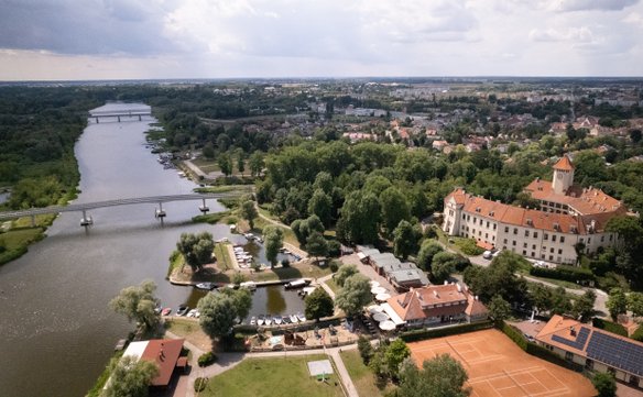 Weekendowy wypad z Warszawy do Pułtuska to świetna okazja, aby zobaczyć wiele interesujących zabytkó