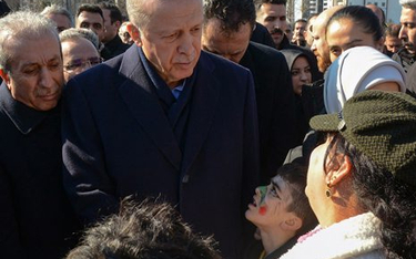 Recep Tayyip Erdogan, prezydent Turcji, jest krytykowany za problemy towarzyszące akcjom ratunkowym
