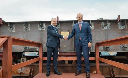 ? Połozenie stępki pod budowę okretu wywiadowczego dla szwedzkiej marynarki.