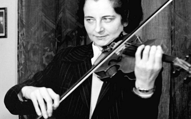 Grażyna Bacewicz, (1919–1969), skrzypaczka, która stała się kompozytorką i pisarką. Zdjęcie z 1953 r