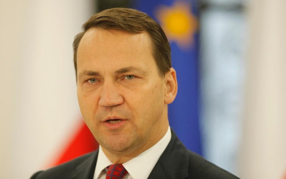 Radosław Sikorski przeprasza za order dla "Biedronki"