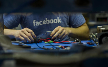 Facebook będzie rósł, ale wolniej
