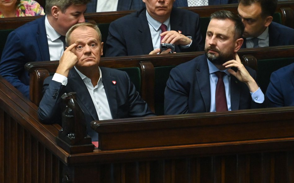 Donald Tusk w rządowych ławach