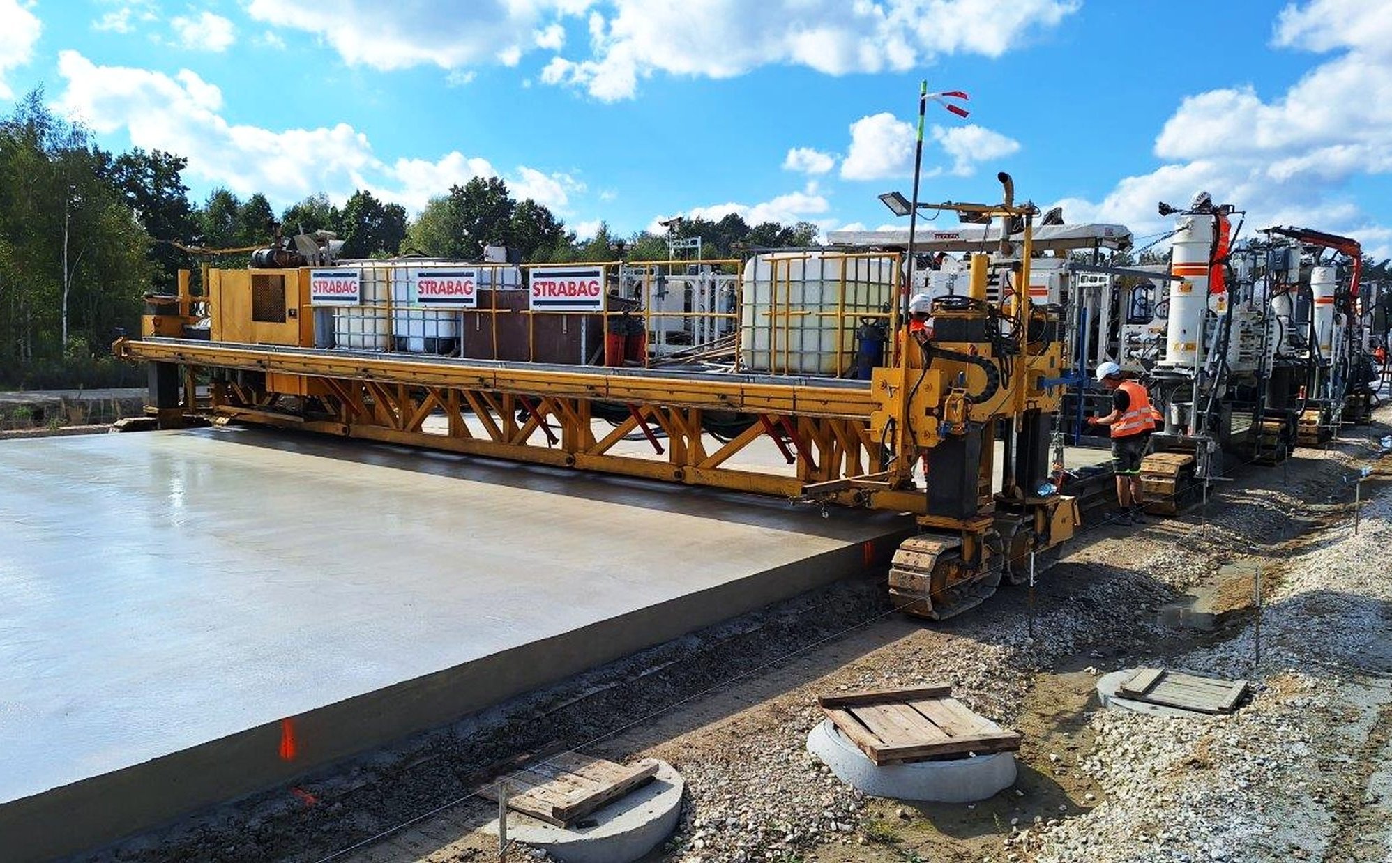 Rewolucja przy budowie autostrady A2. Polska testuje beton przyszłości