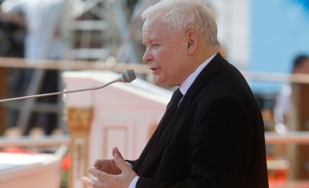 Wicepremier Jarosław Kaczyński przemawiający podczas Pielgrzymki Rodzin Radia Maryja na Jasnej Górze