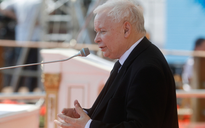 Wicepremier Jarosław Kaczyński przemawiający podczas Pielgrzymki Rodzin Radia Maryja na Jasnej Górze