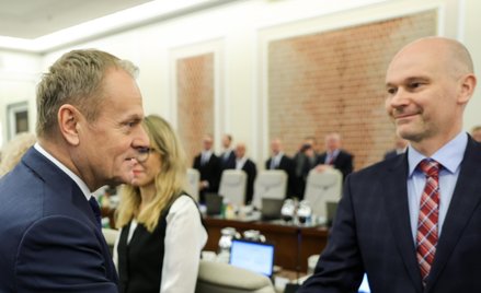 Tusk wchodzi w buty Kaczyńskiego. Bunt w koalicji przeciwko Berkowi