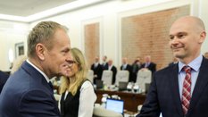 Tusk wchodzi w buty Kaczyńskiego. Bunt w koalicji przeciwko Berkowi