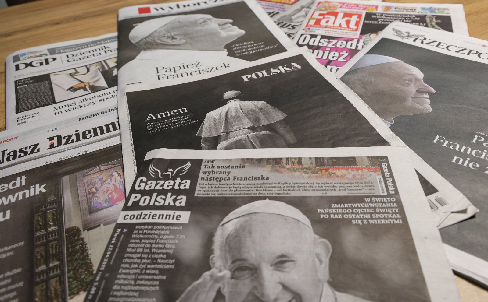 Żałoba po śmierci papieża Franciszka. Co z meczami w Polsce?