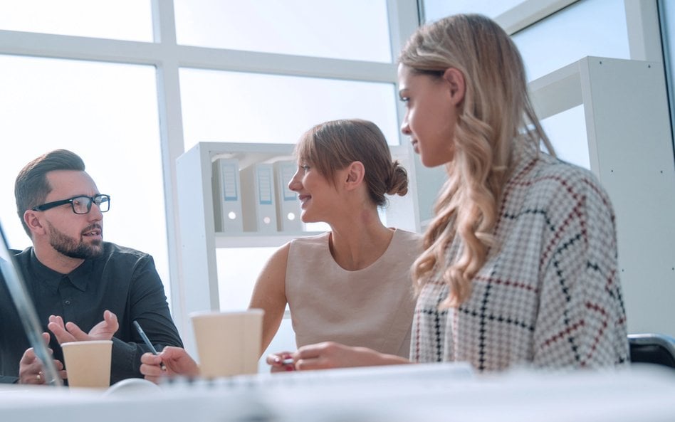 Pakiety medyczne dla firm – jak wpływają na absencję i produktywność pracowników?