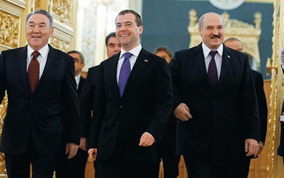 Prezydenci Kazachstanu, Rosji i Białorusi przybywają na spotkanie w Wielkim Pałacu Kremlowskim