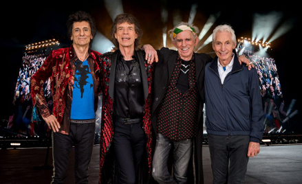 Ron Wood (1947), Mick Jagger (1943), Keith Richards (1943), Charlie Watts (1941). Razem mają 295 lat