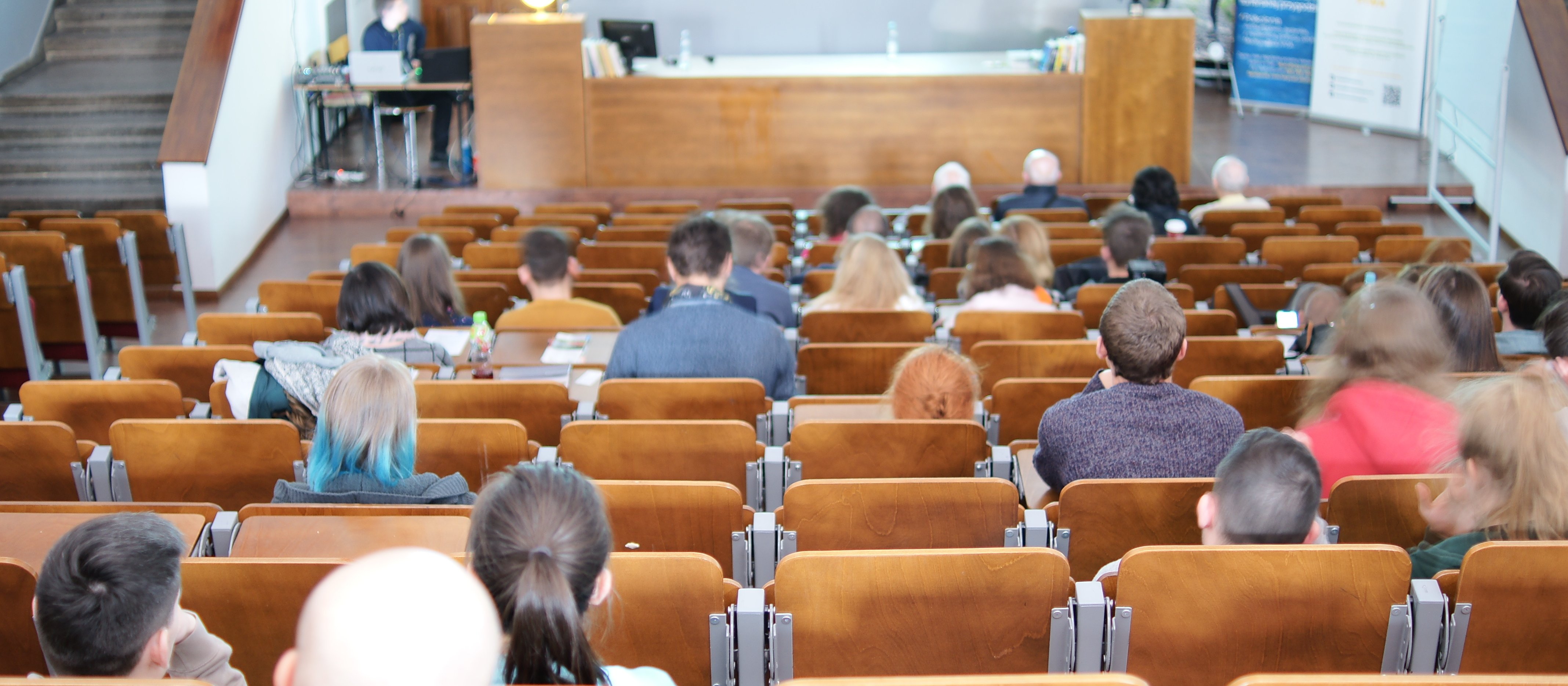 Naukowiec przy taśmie produkcyjnej. Wrogowie humanistów powielają błędy z XIX w.