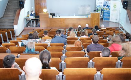 Wykład nie zawsze na umowę o dzieło? Prokurator z prelekcją na aplikacji radcowskiej