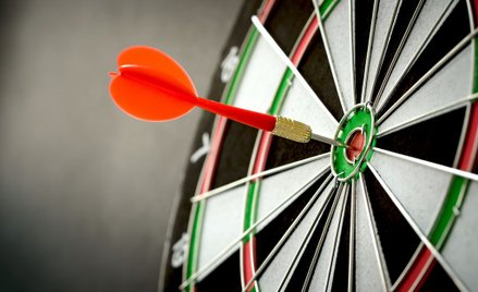 Darts, czyli rzutki: z pubu do pałacu