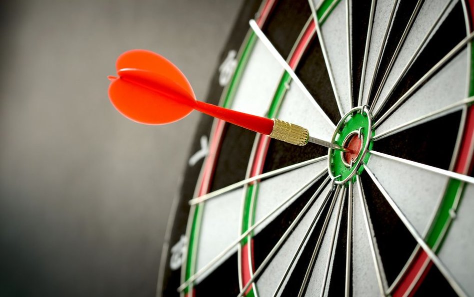 Darts, czyli rzutki: z pubu do pałacu