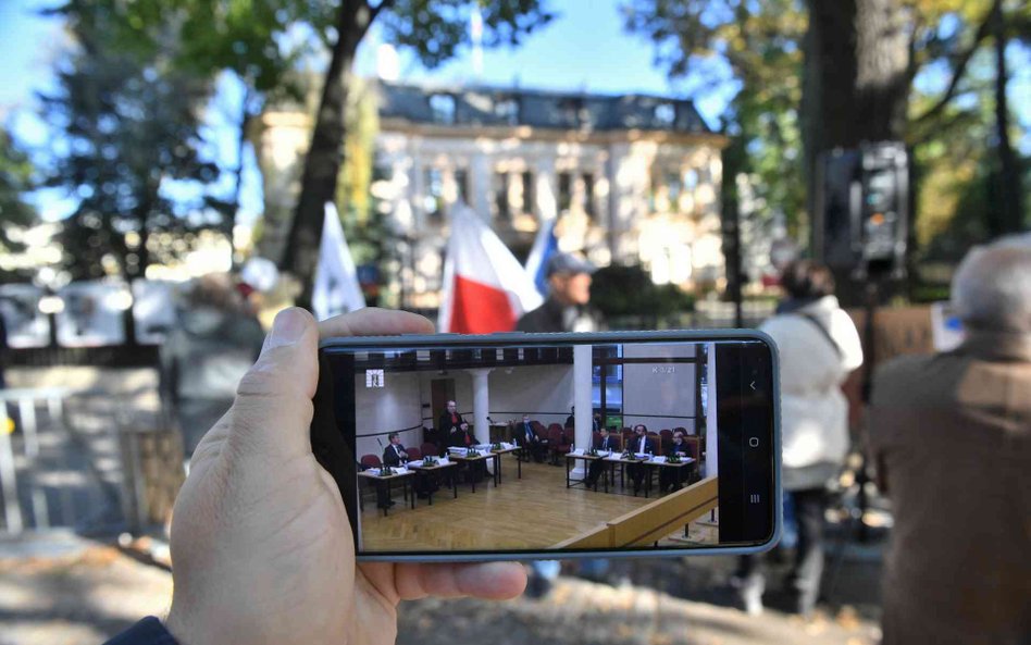 Demonstracja przed TK w czasie posiedzenia z 7 października