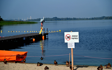 Zamknięte kąpielisko Dąbie w Szczecinie w związku z katastrofą ekologiczną na Odrze