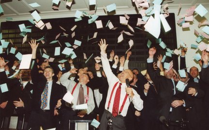 Pożegnanie z parkietem w budynku dawnego KC - pierwszej siedziby GPW. 2000 r.