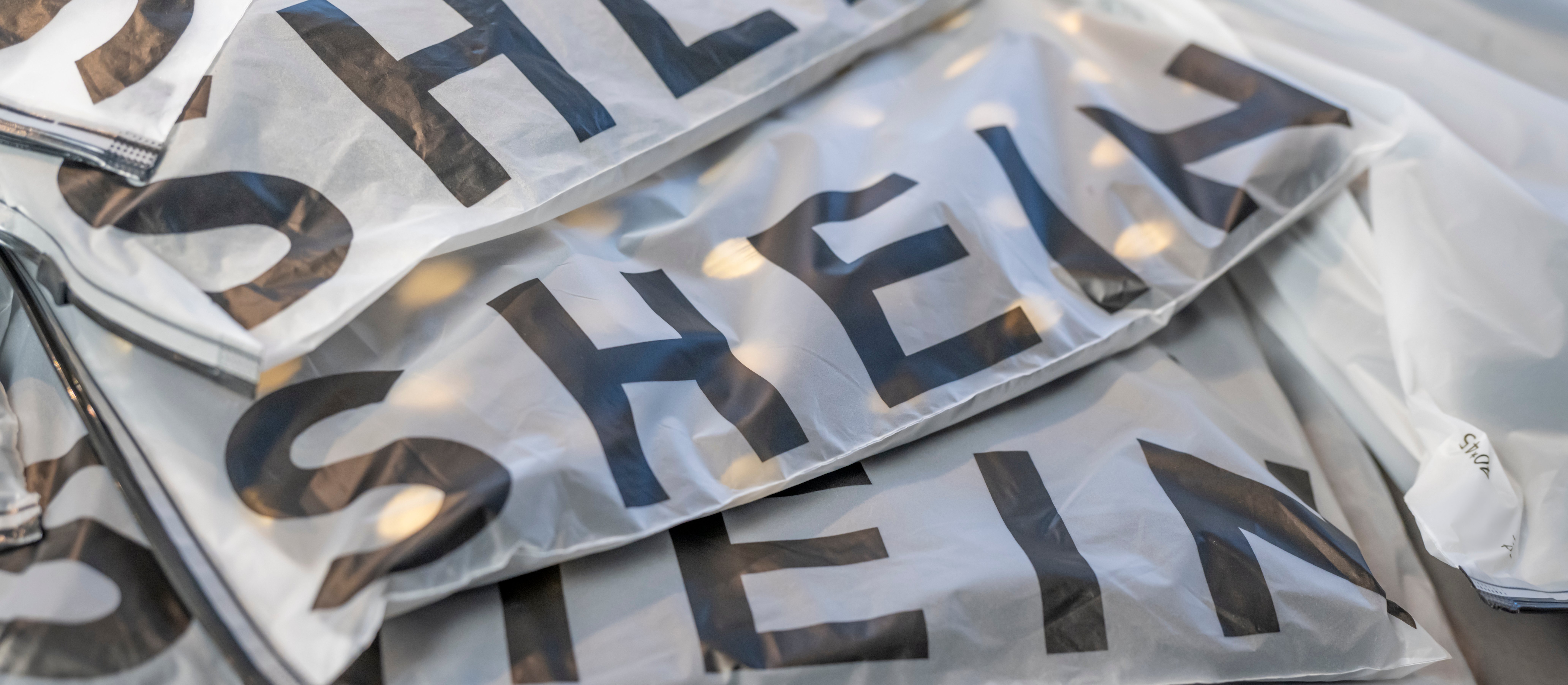 Shein uzależnia użytkowników i sprzedaje nielegalne produkty? Jest śledztwo UE