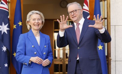 Ursula von der Leyen, przewodnicząca KE i Anthony Albanese, premier Australii. Unia Europejska i Aus