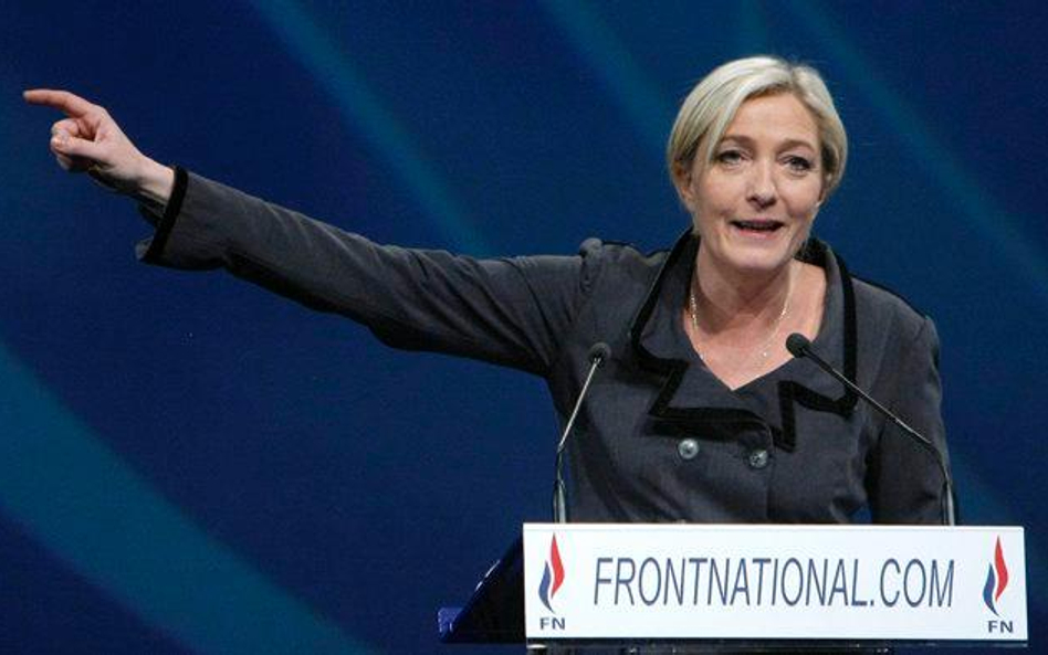 Marine Le Pen podczas zjazdu FN w Tours