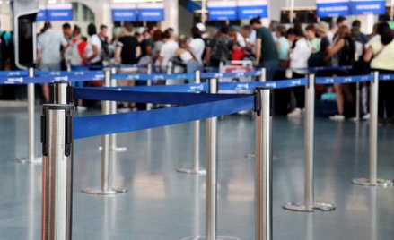 Cudzoziemcy z podrobionymi dokumentami wpadają na lotniskach na południu Polski