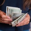 Złoty wciąż pozostaje mocny. Co mu pomaga?