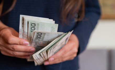 Złoty nie chce się zatrzymywać. Rynek czeka na amerykańskie dane