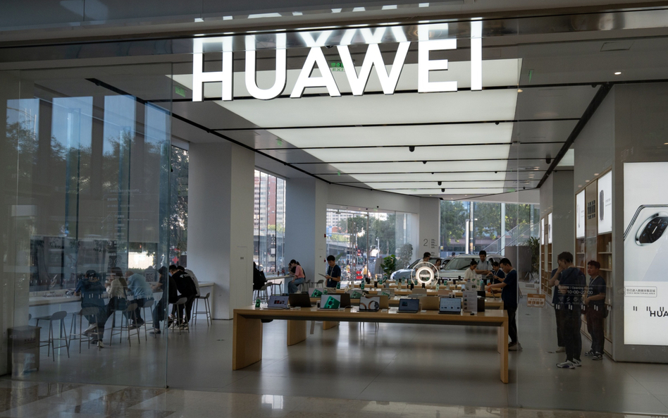 Sklep Huawei w Pekinie. Koncern liczy na nawiązanie skutecznej walki z iPhone 16, który będzie ofero