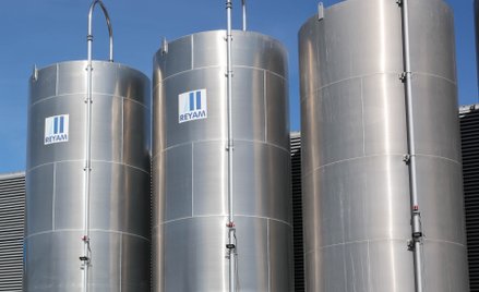 Odbicie PMI dla polskiego przemysłu. Ceny paliw i surowców mocno podniosły koszty firm