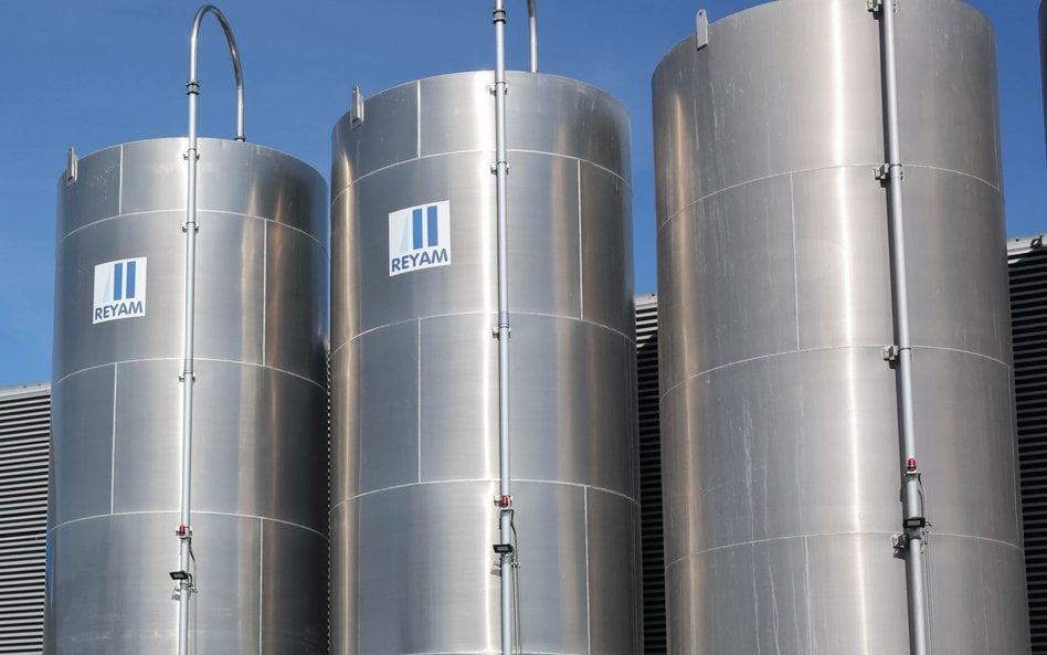 Odbicie PMI dla polskiego przemysłu. Ceny paliw i surowców mocno podniosły koszty firm