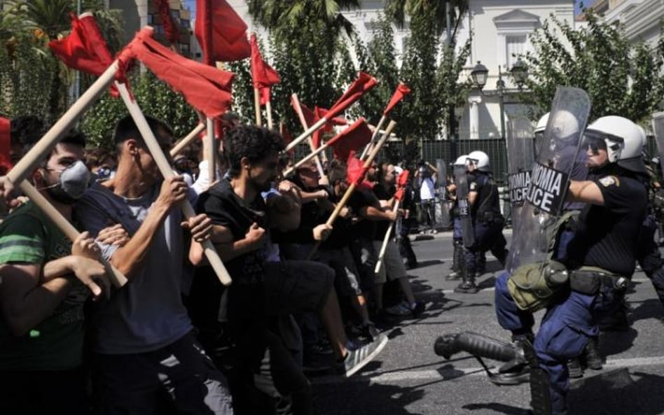 Protesty przed greckim parlamentem