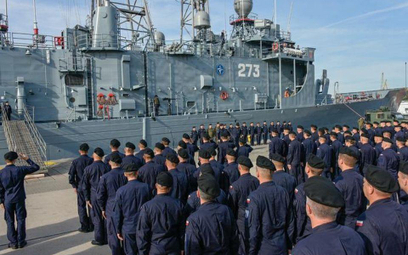 Fregata ORP Kościuszko wypływa po szczątki dowódcy