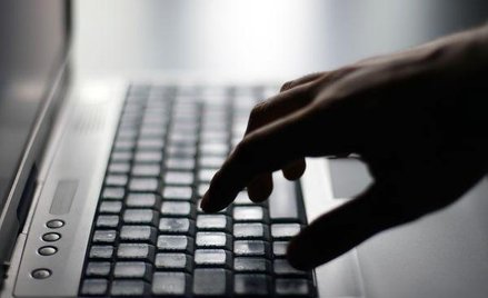 Zmiana zasad oceny ofert po upływie terminu na ich złożenie może spowodować unieważnienie przetargu