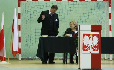 Wybory samorządowe obsługiwać będzie ponad 200 tys. osób. Na każdą przypadają dwa formularze podatko