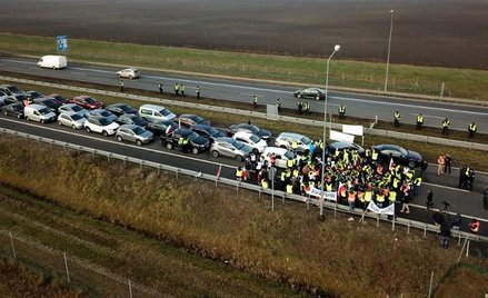 Rolnicy zablokowali ruch na autostradzie A2