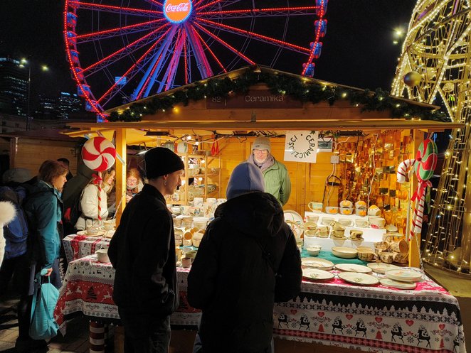 Wśród rzeczywiście ogromnej liczby straganów znalazł się i ten - z ceramiką