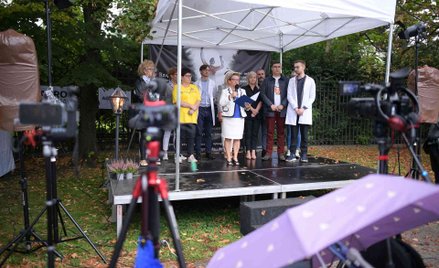 Konferencja Ogólnopolskiego Komitetu Protestacyjno - Strajkowego Pracowników Ochrony Zdrowia