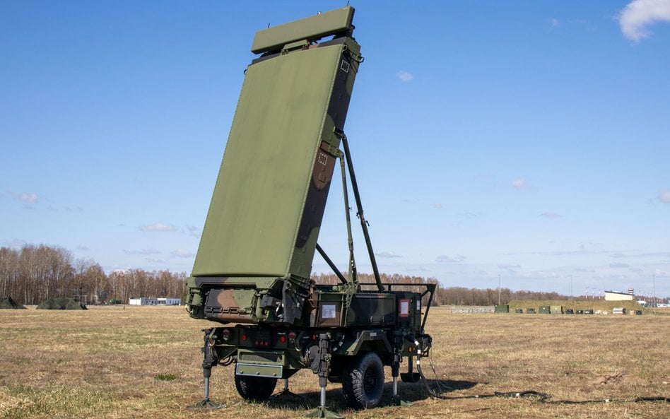 Mobilny radar wielozadaniowy AN/TPS-80 (G/ATOR) w bazie wojskowej Szawle na Litwie (fot. ilustracyjn