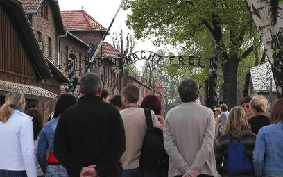 Muzeum Auschwitz potrzebuje nowego centrum obsługi odwiedzających